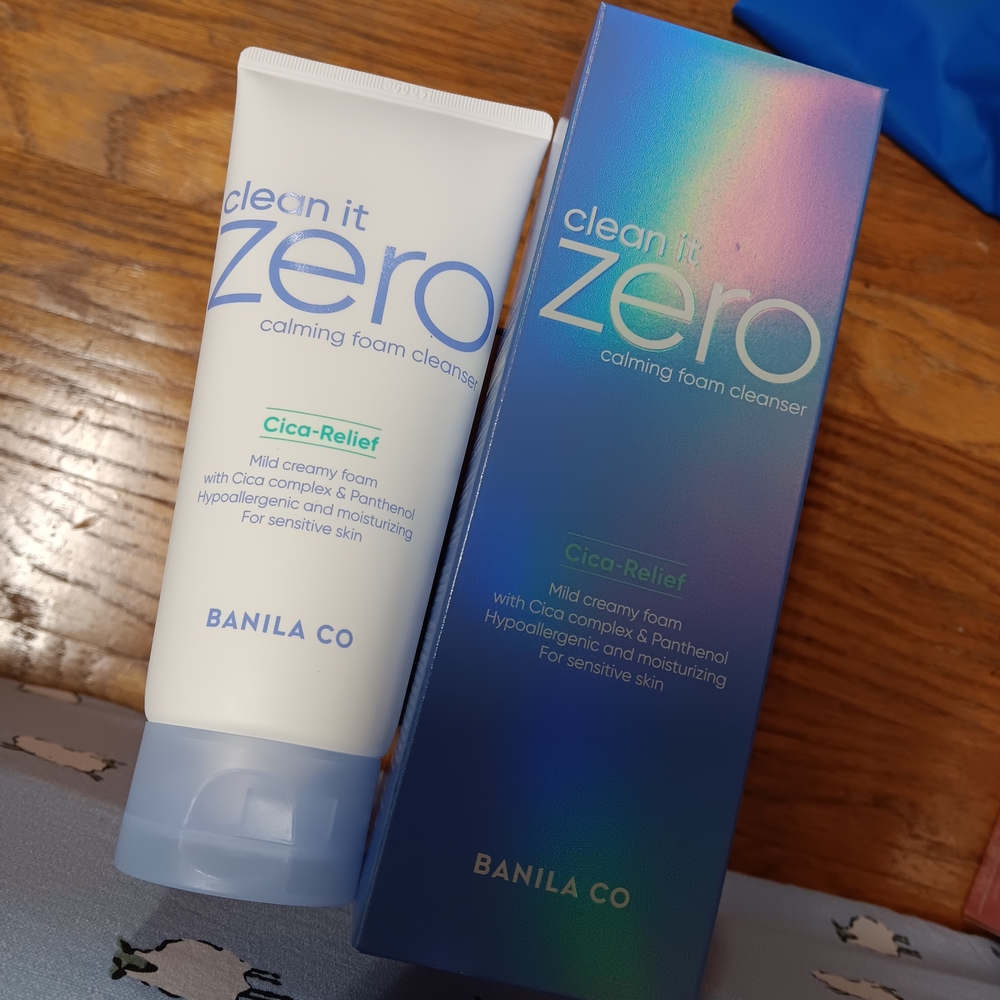 White Cleanser & Exfoliant Skincare